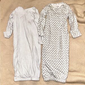 Pair of carters simple joys baby infant sleeper gowns stars giraffe gray 0-3M